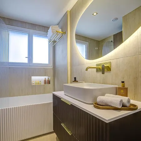 Luxe Azure Escape I Collection *